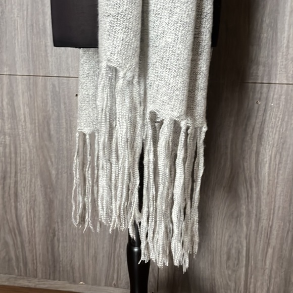 Steve Madden Scarf - Picture 2 of 9